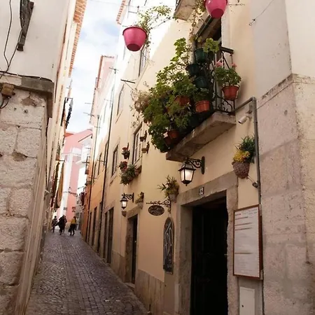 Duplex In Alfama - Go2lisbon Apartment *